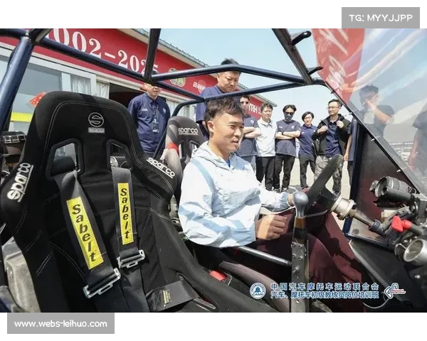 中国汽摩联携手高校共建赛车安全工程学科 推动行业技术创新与人才培养 中国汽摩联携手高校共建赛车安全工程学科 推动行业技术创新与人才培养
